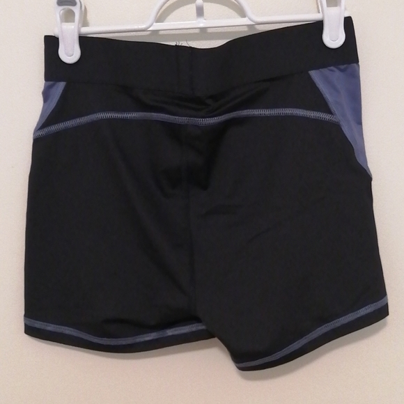 Victoria secret shorts - Picture 2 of 4